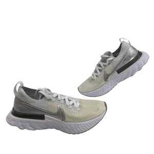 Nike White Silver Athletic Sneakers | Size 6.5
